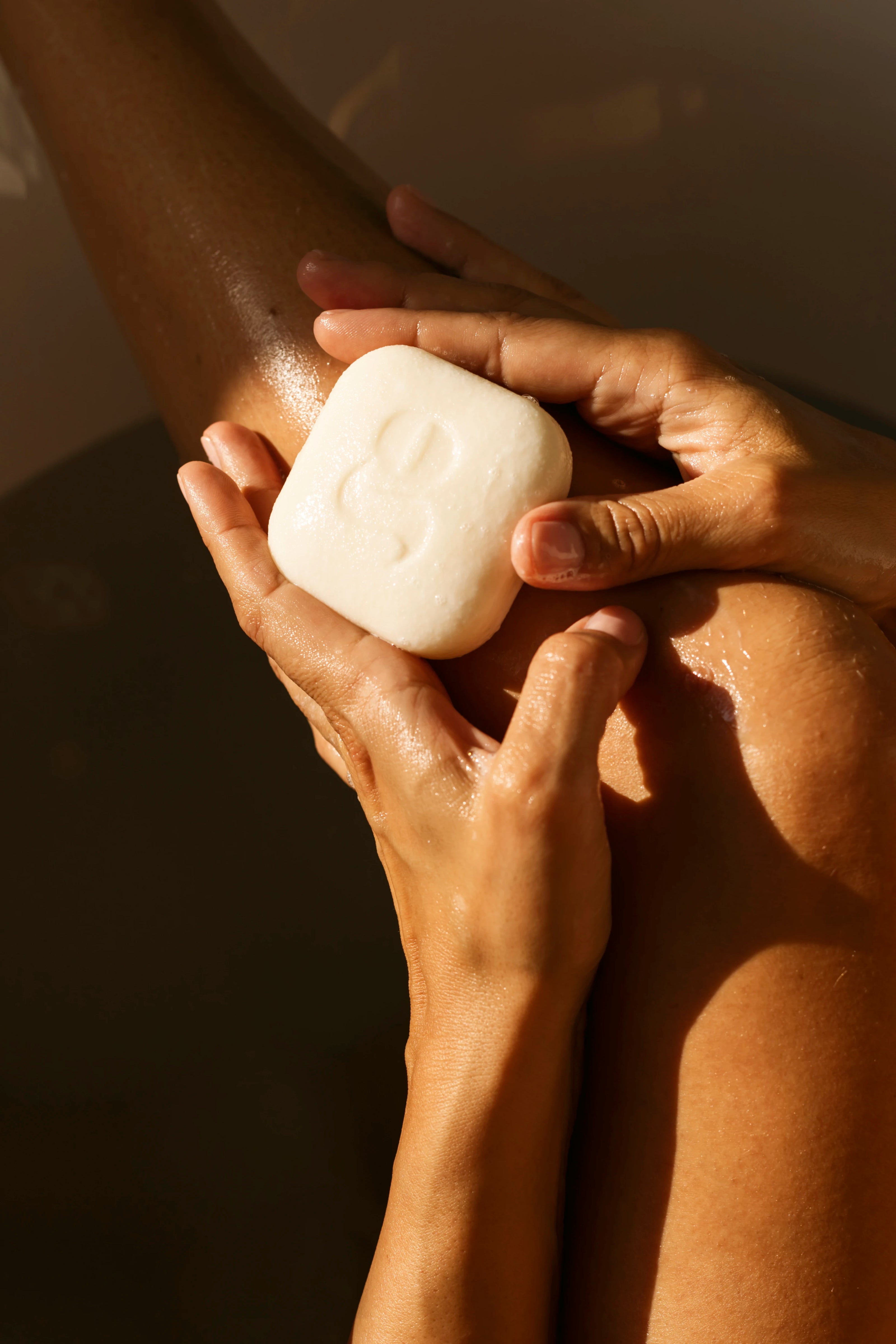 Soap For Globe - Pielegnacja w kostce -  najlepsze odżywki i szampony w kostce, odżywcze, regenerujące, nawilżające, hipoalergiczne. Naturalne mydła, odżywcze masła. Bez plastiku, biodegradowalne, wegańskie. 